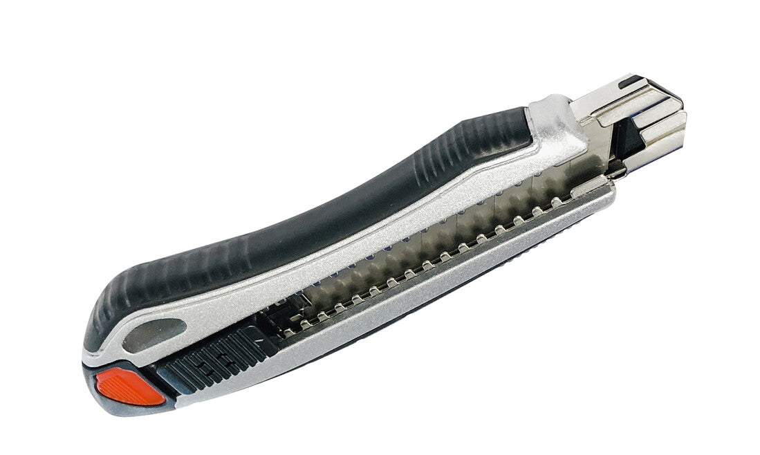 46.406 BL CUTTER METALICO PROFESIONAL C/5 CUCHILLA | Suministros Figmar