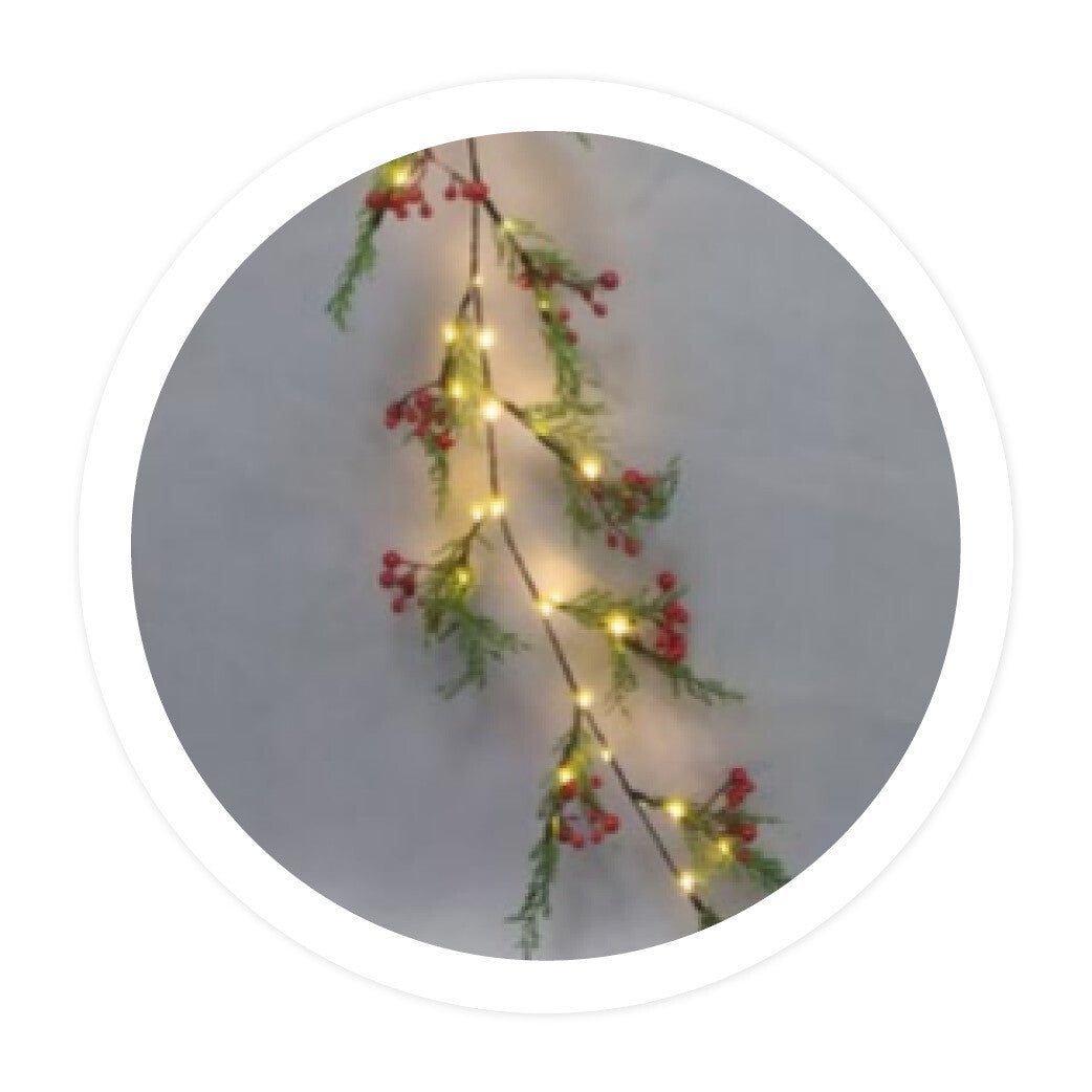 204690021 1,5m GUIRNALDA DE RAMAS Y BAYAS ROJAS LED A PILA GSC