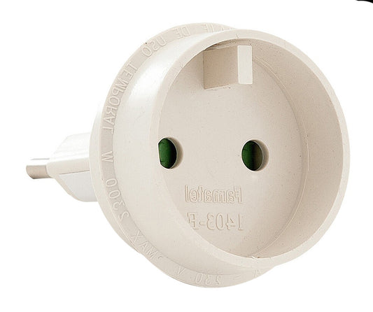 1403 ADAPTADOR EUROPEO UNIVERSAL FAMATEL