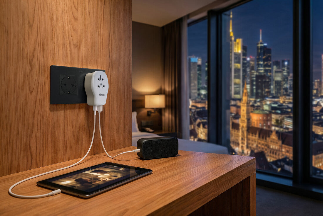 CL410103 ADAPTADOR UNIVERSAL DE VIAJE PARA EUROPA USB A+2 USB C 20W SIMON