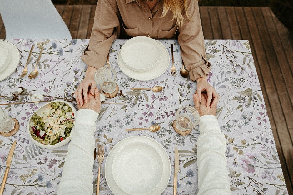 42875 1m MANTEL DE HULE ANTINAMANCHAS MODELO SABINA MALVA 140cm DINTEX