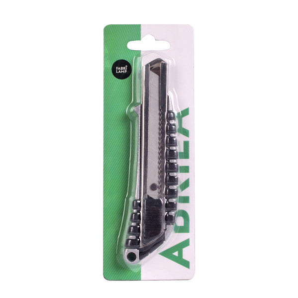 Cuter 18mm Preciso Plata/negro Retractil Inoxidable Anntideslizante Ergonomico.2x16x4 Cm