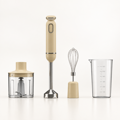 Batidora de mano Kent beige de 600 W con vaso, picadora y batidor de varillas sobre una superficie clara